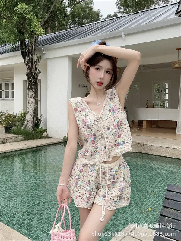 New Retro Women's Lace Shorts Set with Hat - Image 9