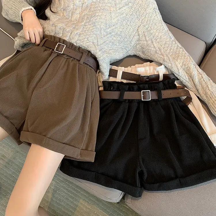 Black Wide Leg Shorts with Belt for Women - Image 4