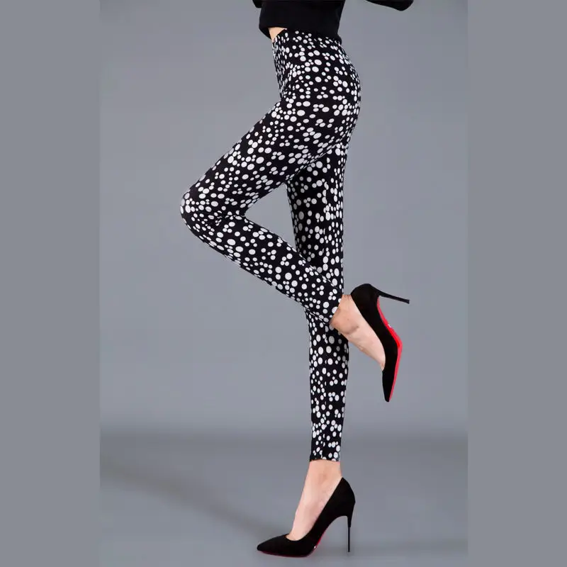 Women Printed Elastic Leggings with Paw Print Design - Image 5
