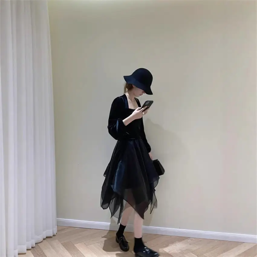 Black High-Waist French Style Skirt with Mesh Flared Design