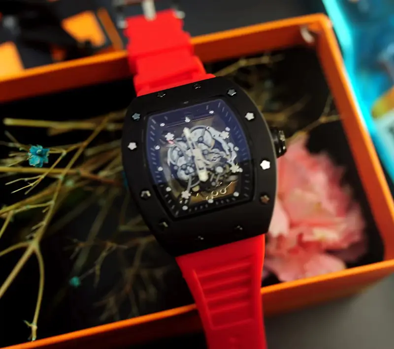 Net red hollow watch Richard through the bottom of men's and women's universal watches a generation of manufacturers supply