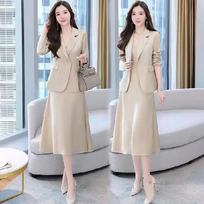 Korean Style Slimming Blazer Suit for Women - Image 3