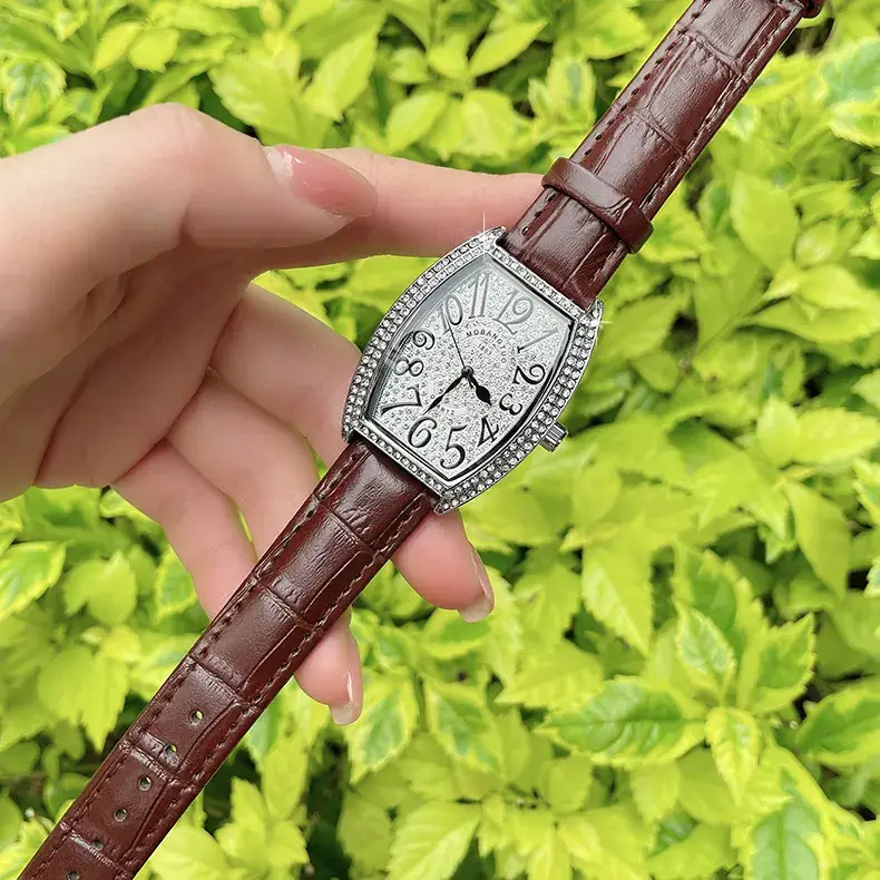 Diamond Encrusted Women's Watch Black Belt Quartz - Image 5