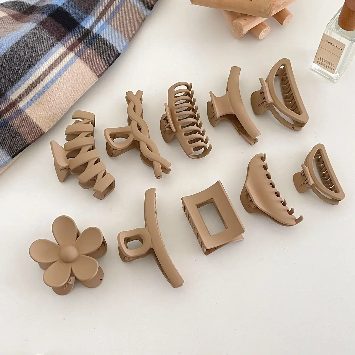 Autumn & Winter Hair Clip Collection Cross Hollow Multi-Claw Accessory - Image 21