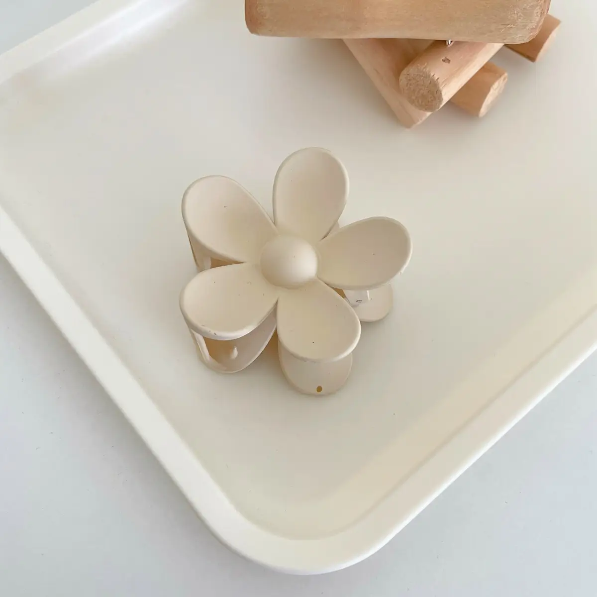 Autumn & Winter Hair Clip Collection Cross Hollow Multi-Claw Accessory - Image 13