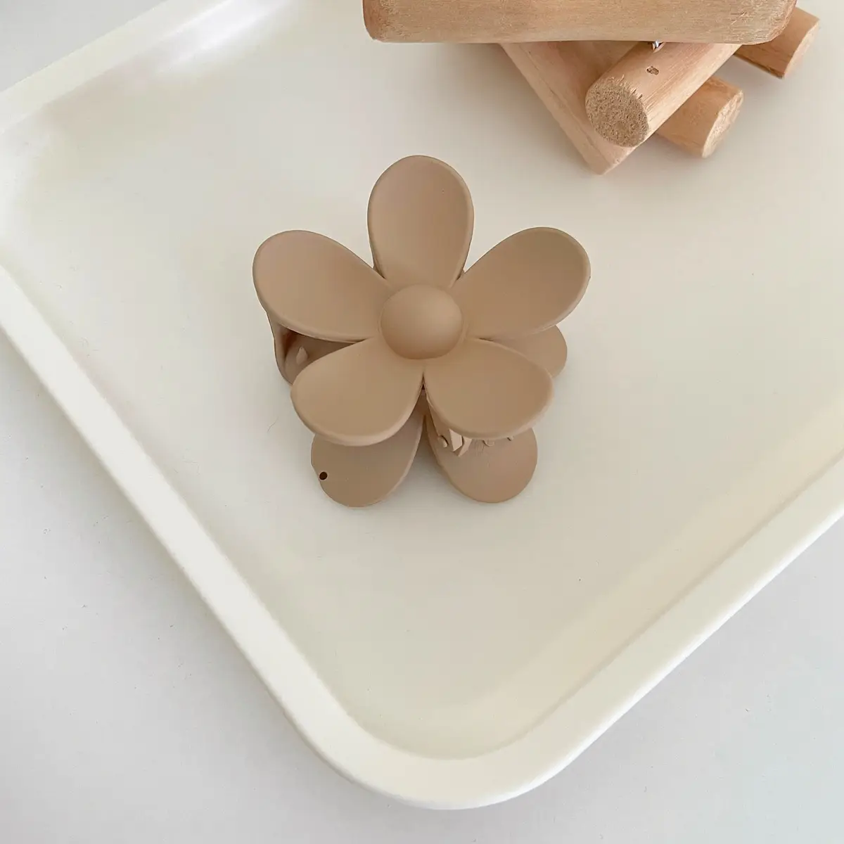 Autumn & Winter Hair Clip Collection Cross Hollow Multi-Claw Accessory - Image 14