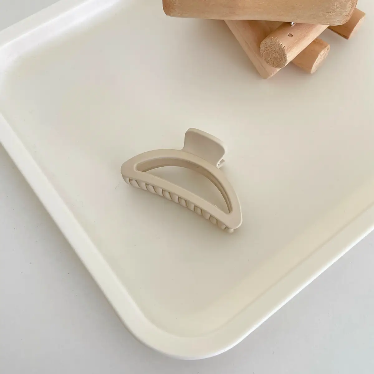 Autumn & Winter Hair Clip Collection Cross Hollow Multi-Claw Accessory - Image 17