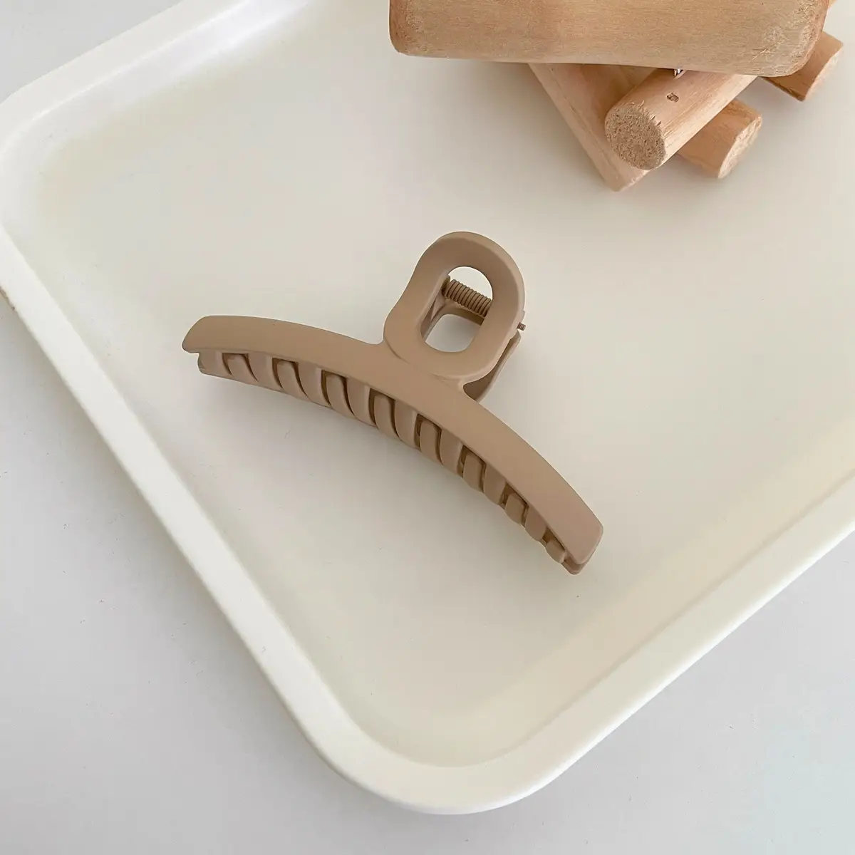 Autumn & Winter Hair Clip Collection Cross Hollow Multi-Claw Accessory - Image 2