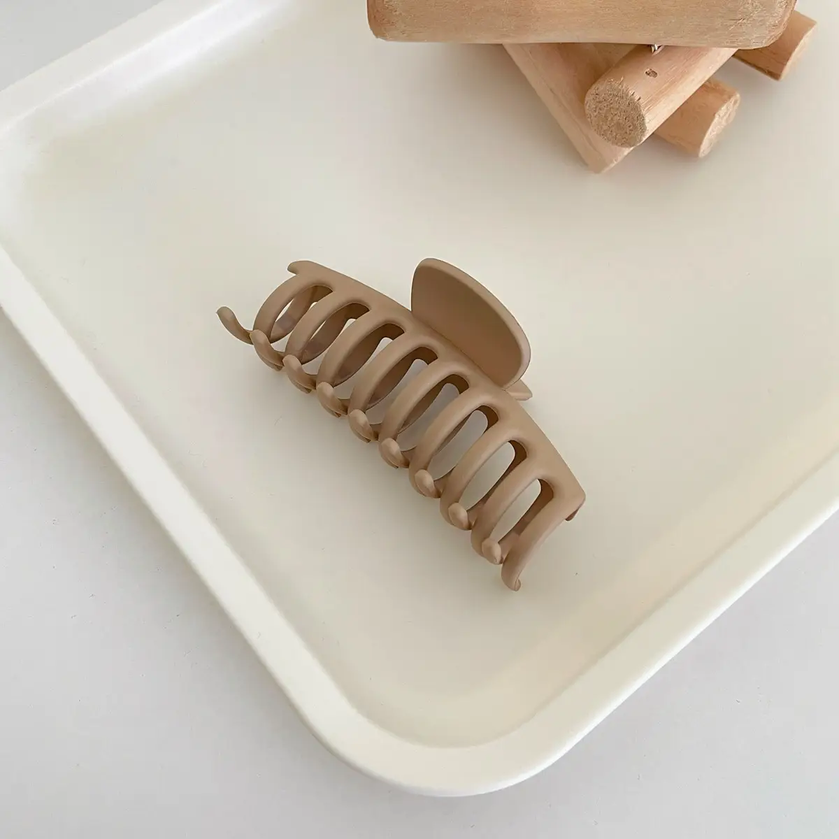Autumn & Winter Hair Clip Collection Cross Hollow Multi-Claw Accessory - Image 6