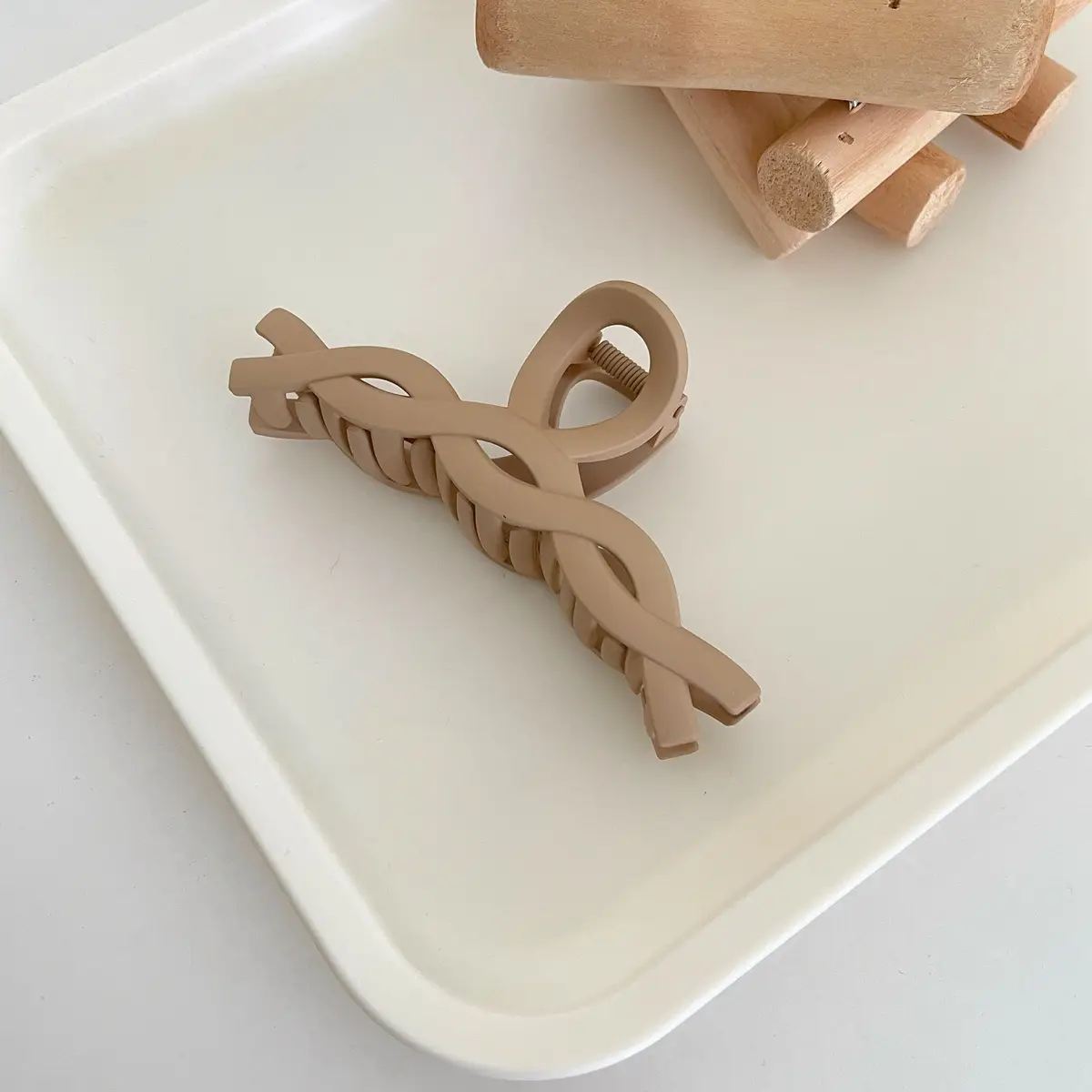 Autumn & Winter Hair Clip Collection Cross Hollow Multi-Claw Accessory - Image 8