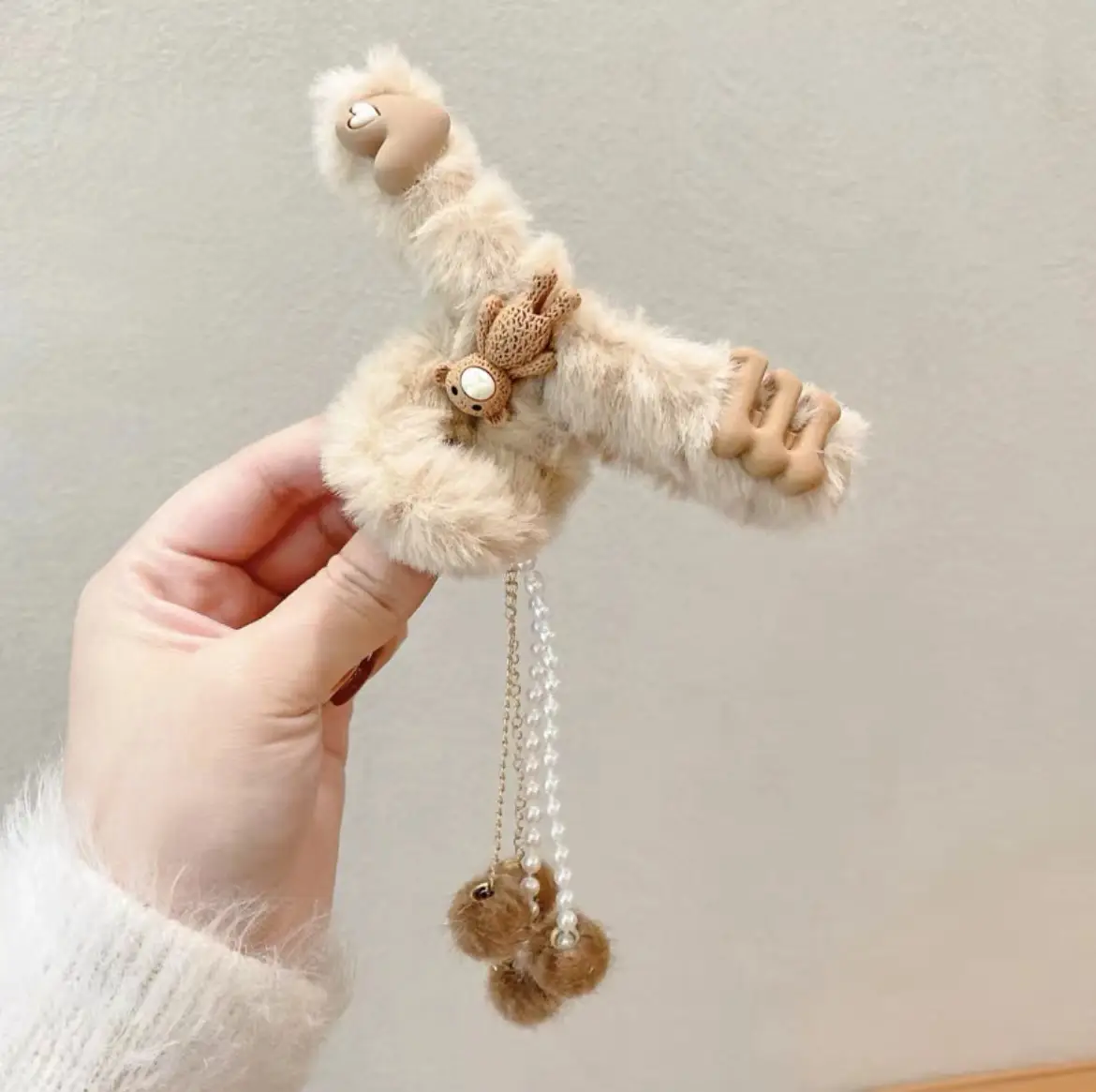 Plush Clip Headwear for Girls with Tassel and Eye Button - Image 7