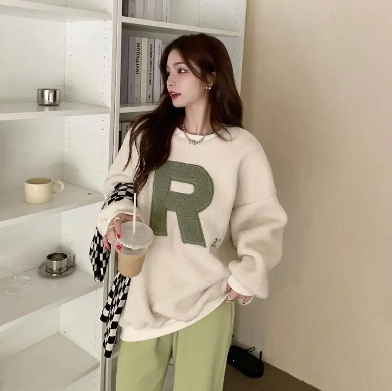 Women's 2021 Wool Letter Sweater Green Pants Set — feature 18