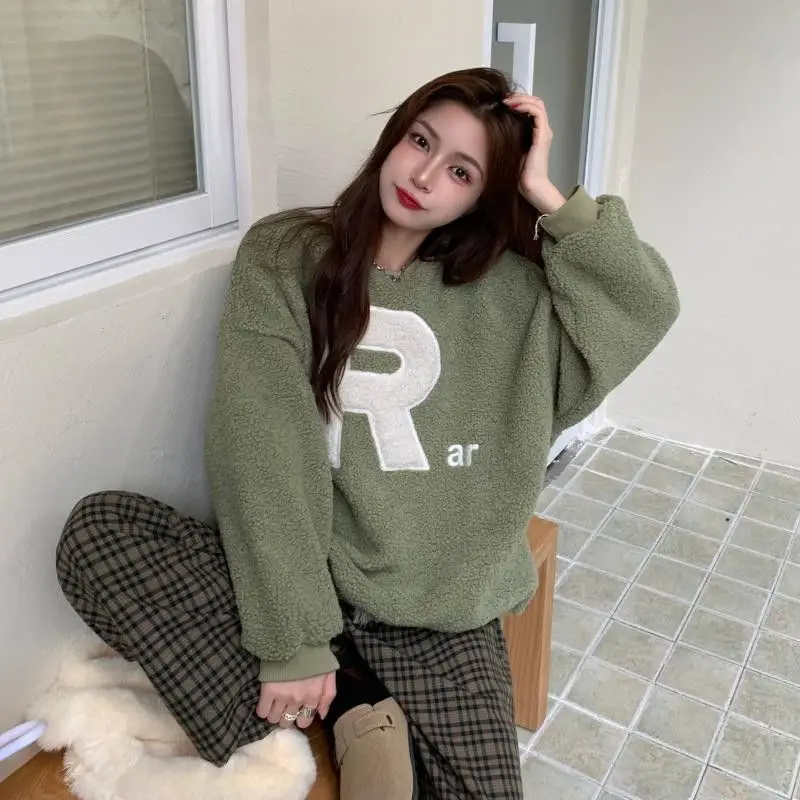 Women's 2021 Wool Letter Sweater Green Pants Set — feature 9