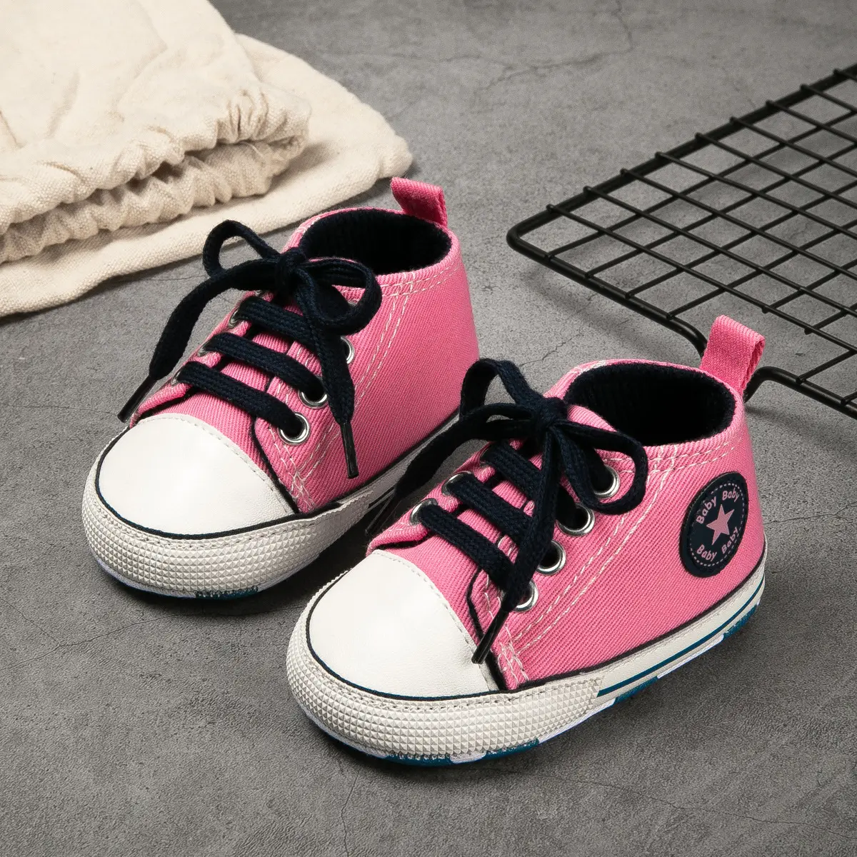 Classic Red Bow Baby Shoes for Toddlers