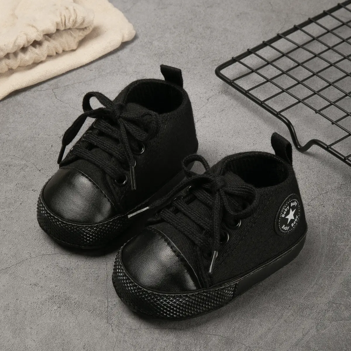Classic Red Bow Baby Shoes for Toddlers