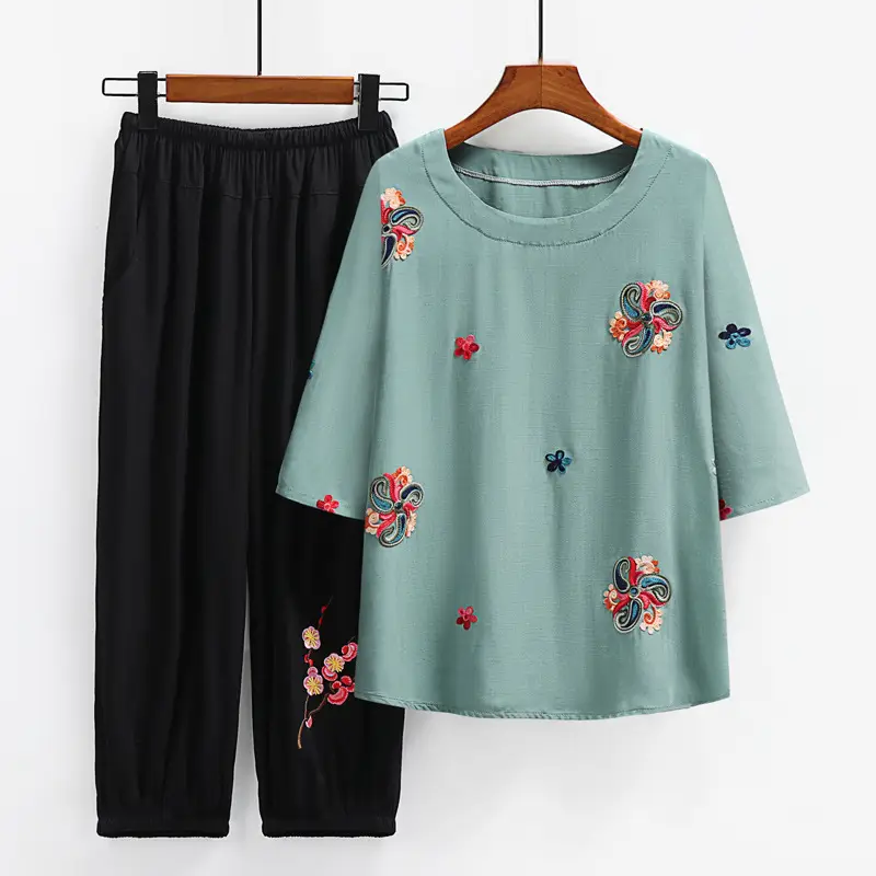 Embroidered T-Shirt & Pants Set Green Black Plus Size - Image 2