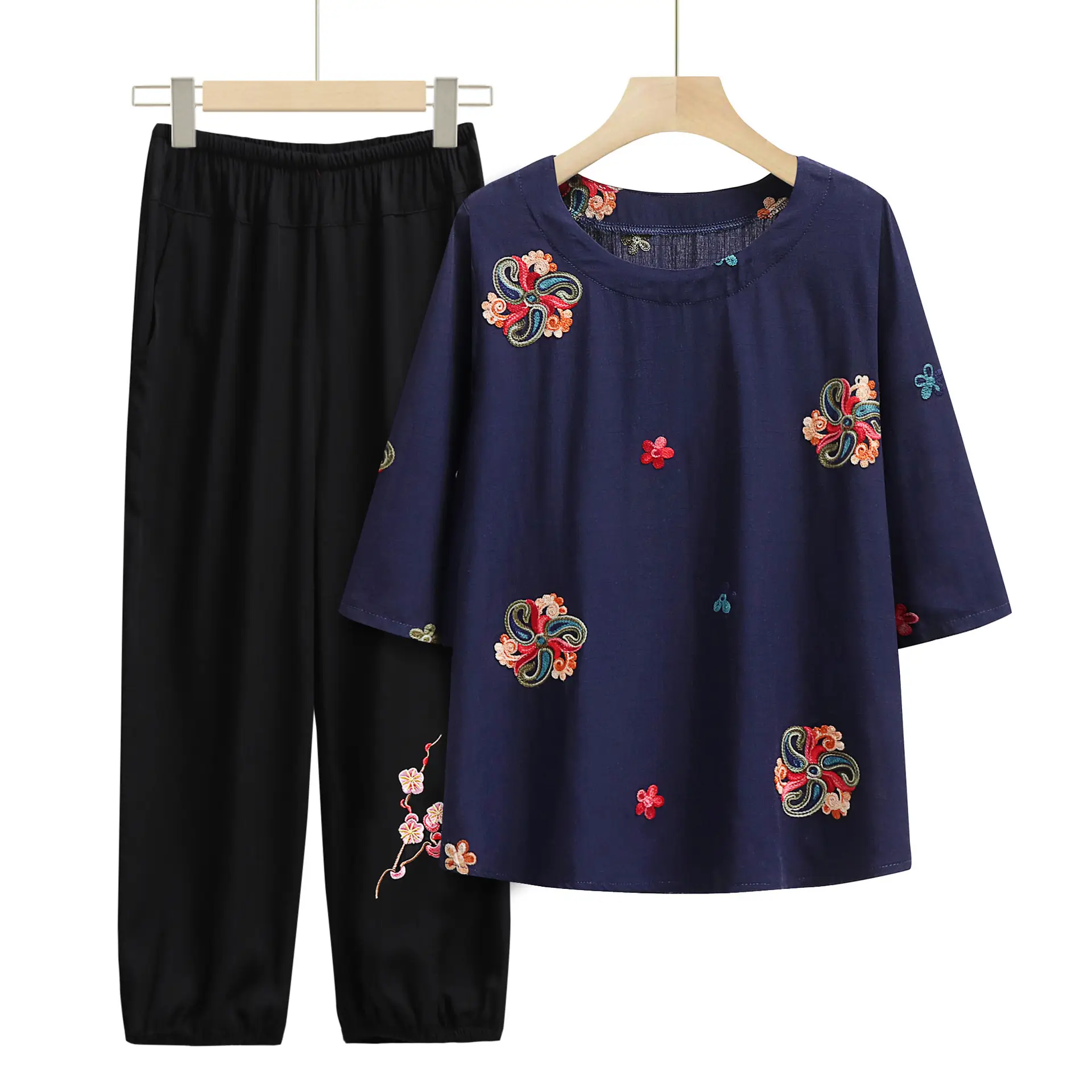Embroidered T-Shirt & Pants Set Green Black Plus Size - Image 5