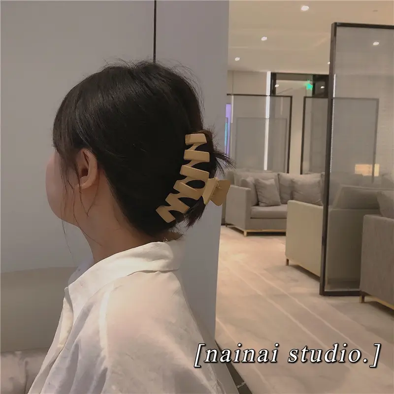 Fog Surface Wave Hair Claw Set Brown - Image 9