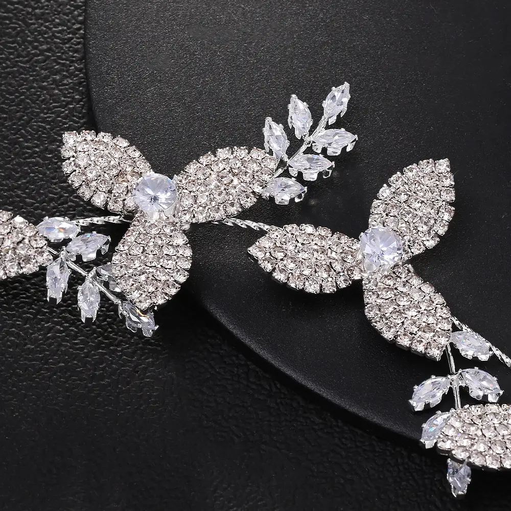 Light Luxury Bridal Crystal Leaf Hair Band — feature 9