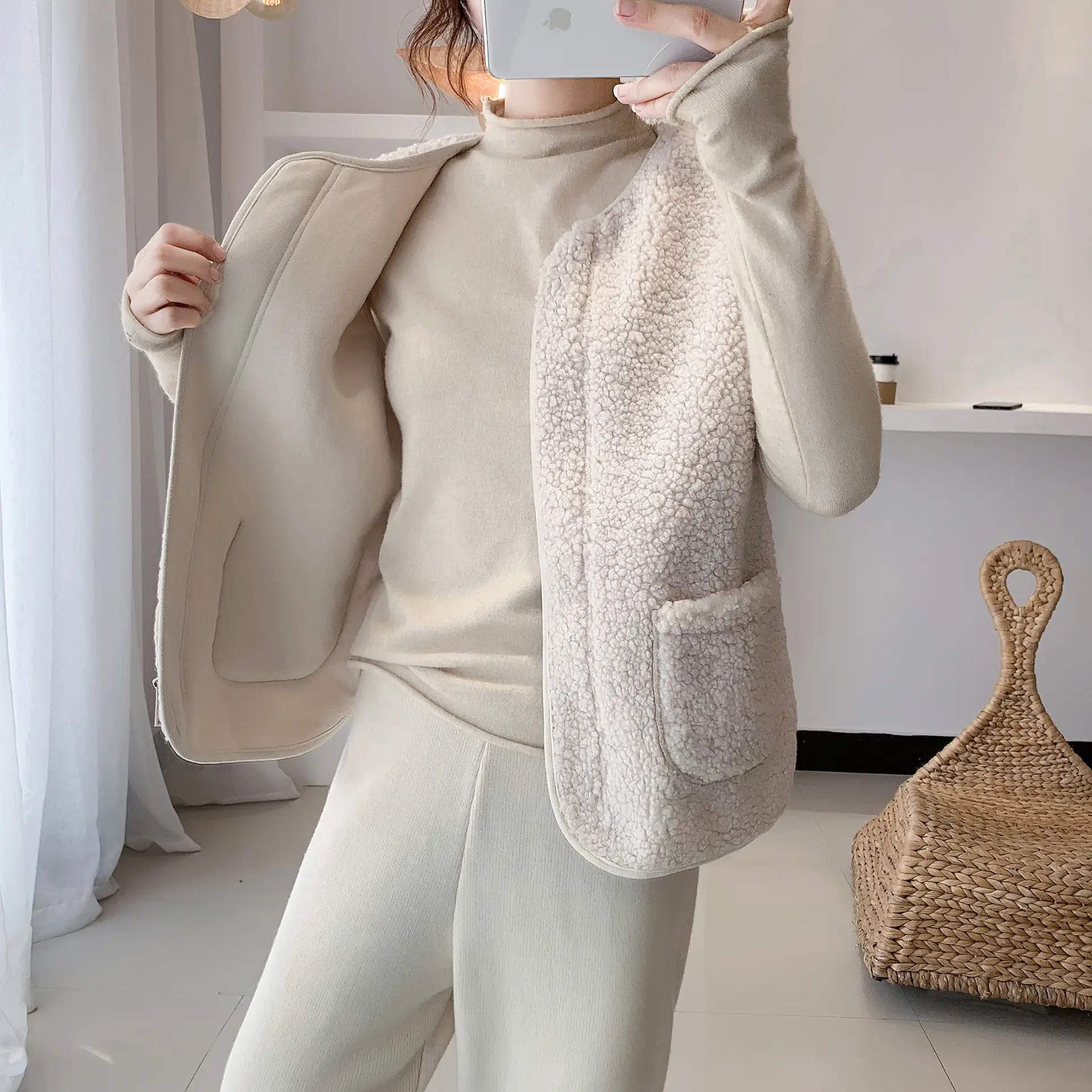 2025 Winter Plush Horse Clip Vest for Women