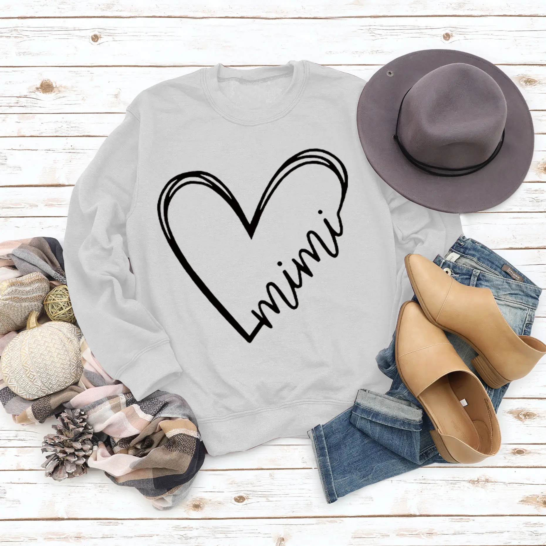 Women's Green Heart Print Long Sleeve Sweatshirt - Image 2