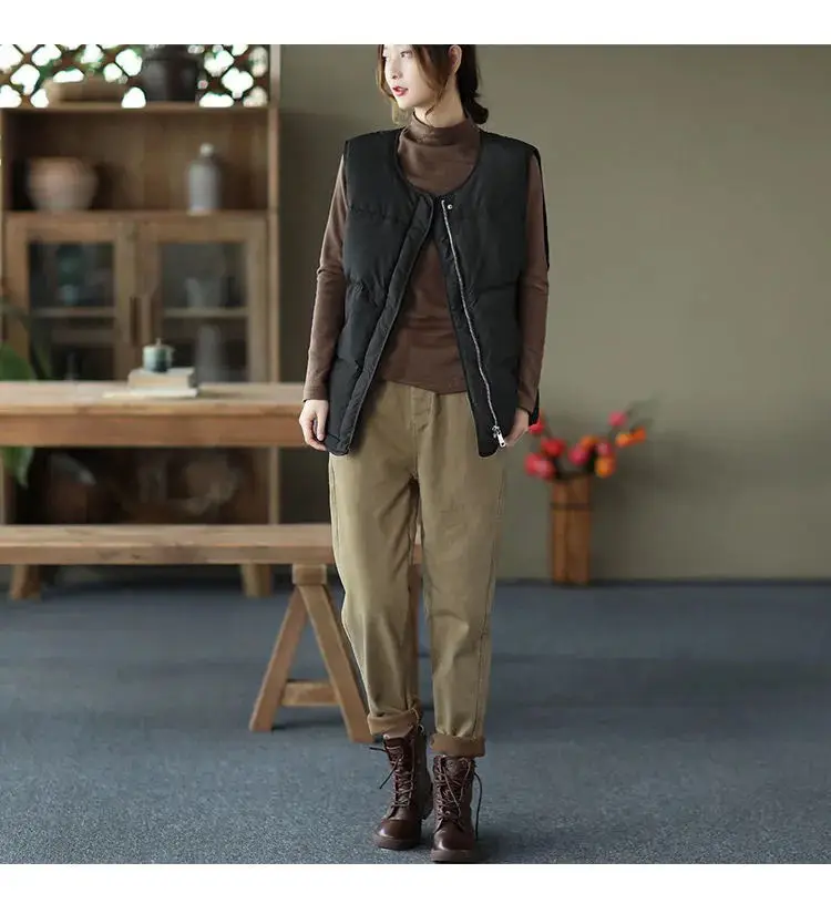 Women's Thick Velvet Hallen Pants Solid Beige — feature 9