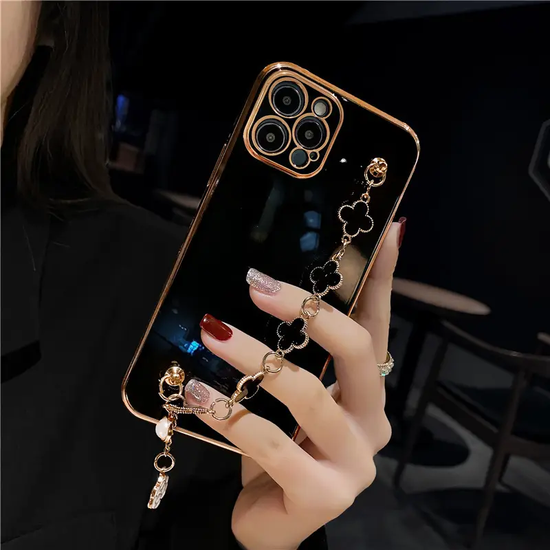 Apple 17Promax Phone Case with Four-Leaf Clover Charm