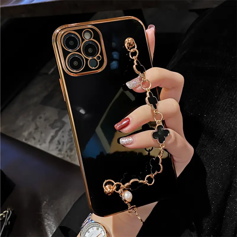 Apple 17Promax Phone Case with Four-Leaf Clover Charm