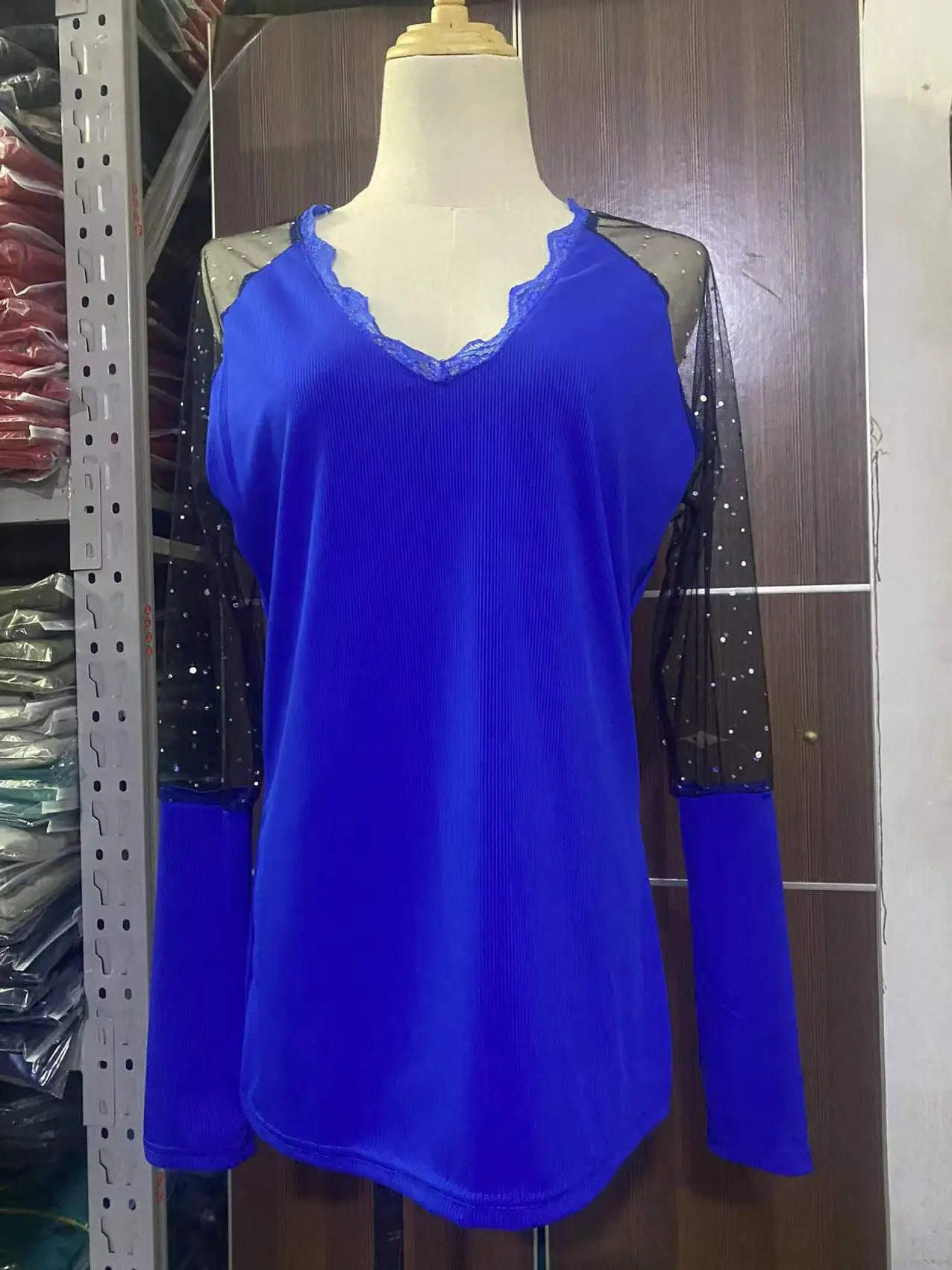 2022 V-Neck Long Sleeve Black T-Shirt for Women - Image 3