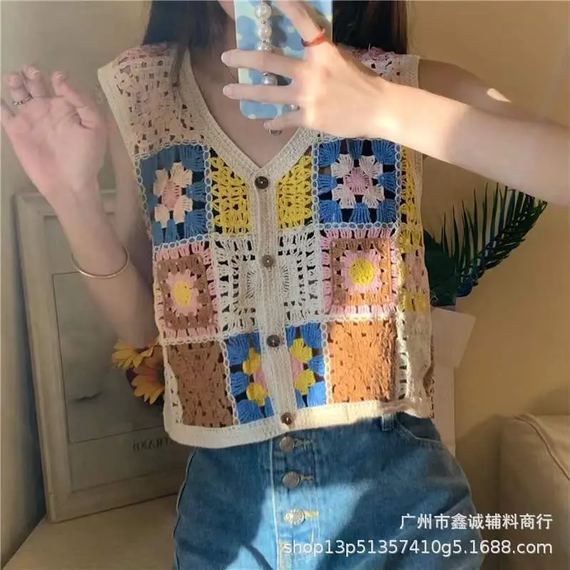 New Japanese Handmade Crochet Contrast Knitted Vest Women's Fashionable Age-reducing All-match Waistcoat Trendy Outer Wear Top - Image 2