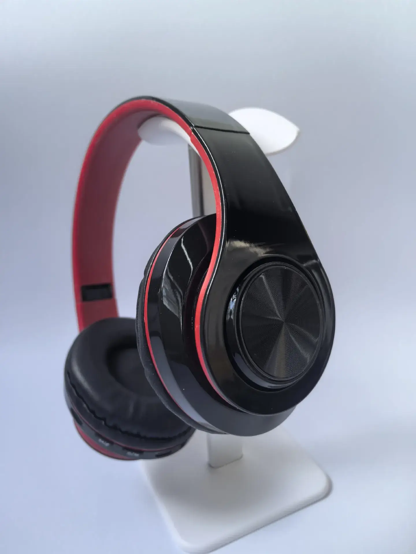 Wireless Bluetooth Headset Red Black Foldable Subwoofer — feature 5