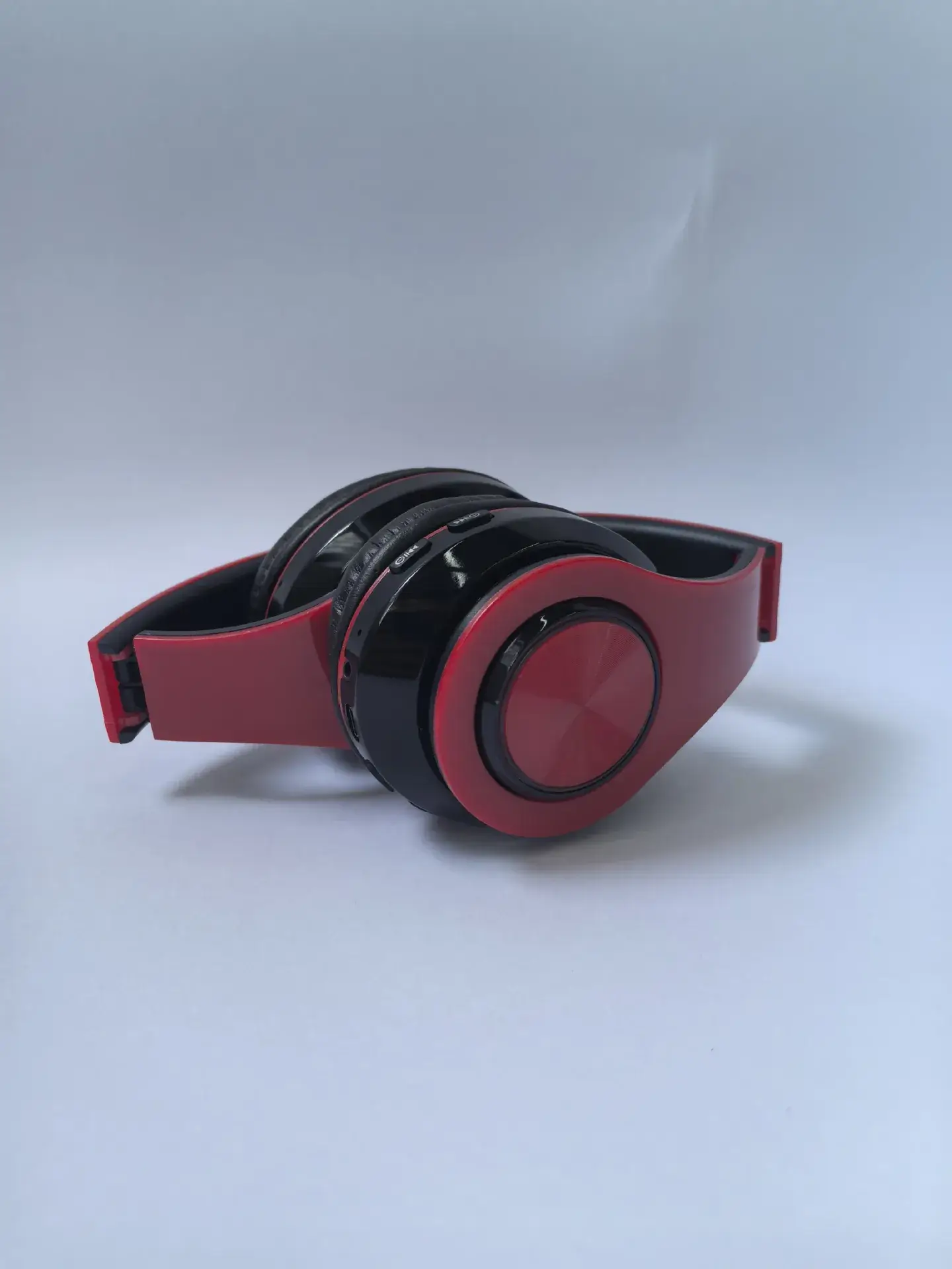 Wireless Bluetooth Headset Red Black Foldable Subwoofer — feature 8