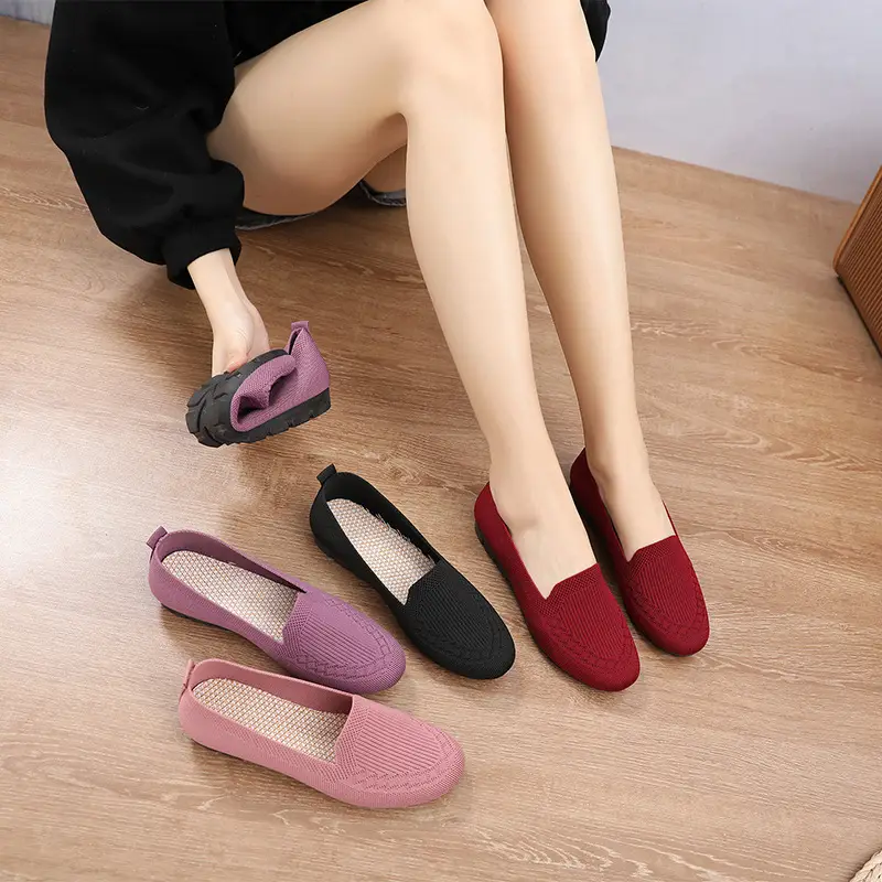 Large Size Beijing Cloth Shoes, Summer Breathable Casual Fly-Knit Shoes, Outdoor Sports Square Dance Slip-On Shoes for Middle-Aged Moms