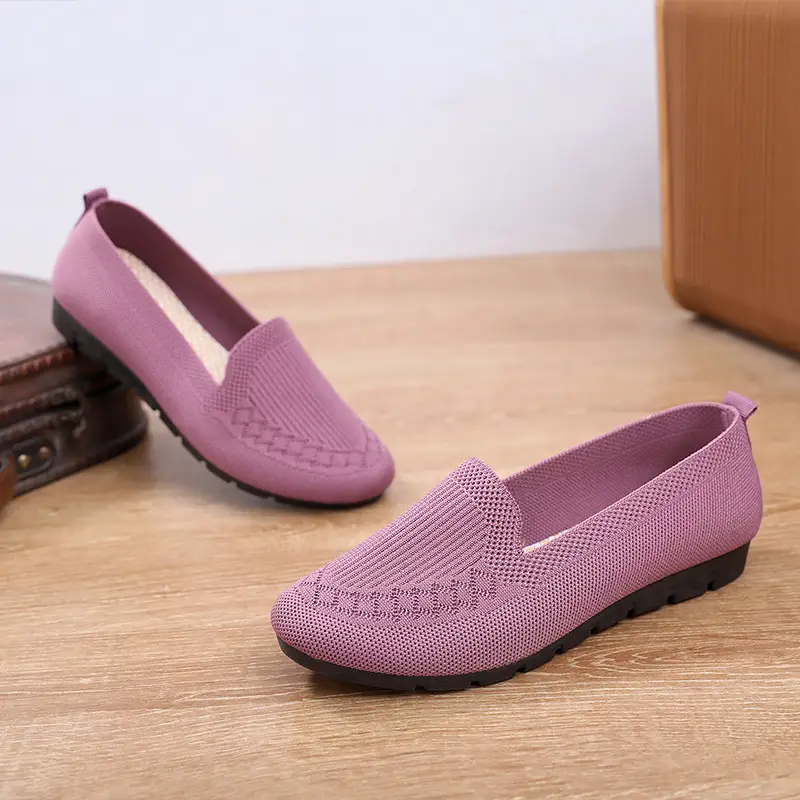 Large Size Beijing Cloth Shoes, Summer Breathable Casual Fly-Knit Shoes, Outdoor Sports Square Dance Slip-On Shoes for Middle-Aged Moms
