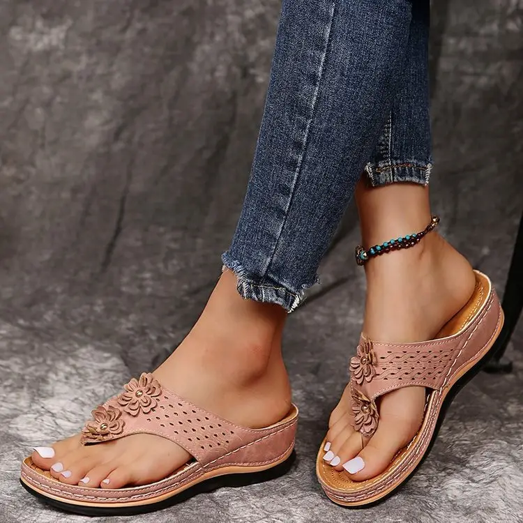 Blue Floral Rubber Flip-Flops Large Casual Women's
