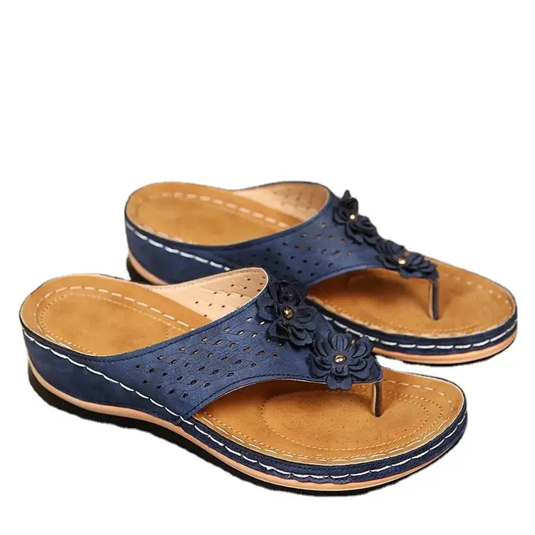 Blue Floral Rubber Flip-Flops Large Casual Women's