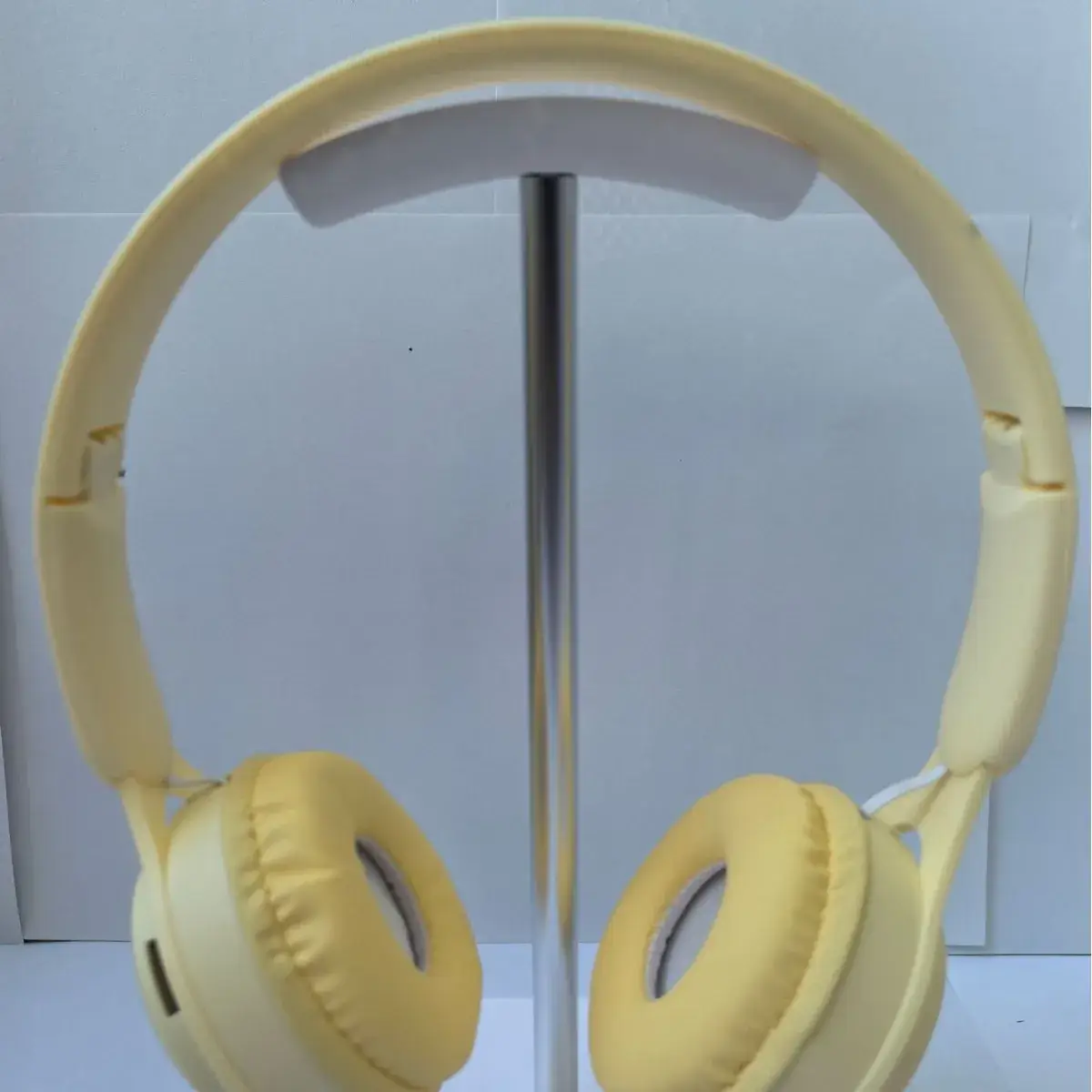 White Bluetooth Over-Ear Headset Y08 - Image 11