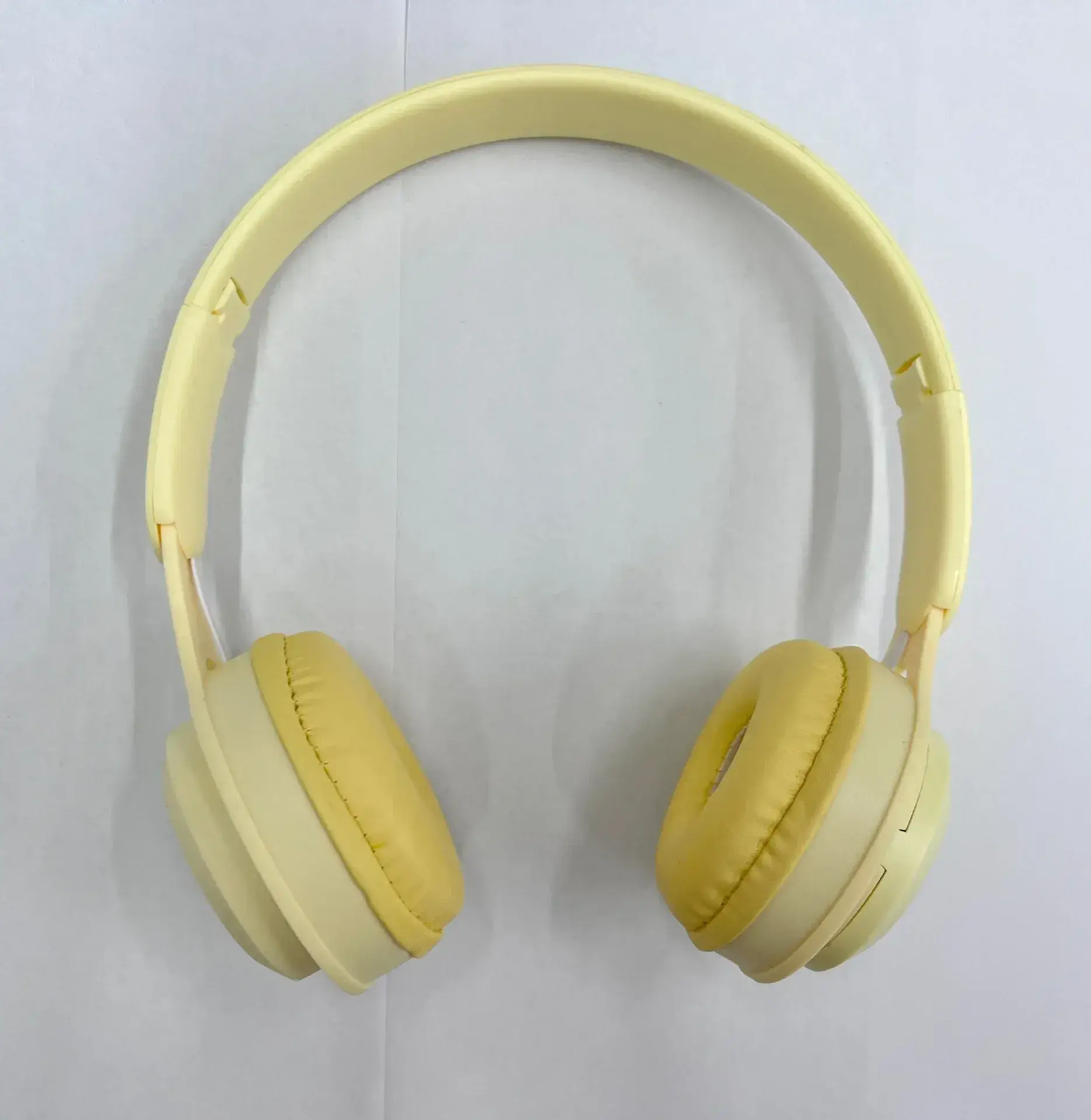 White Bluetooth Over-Ear Headset Y08 - Image 6
