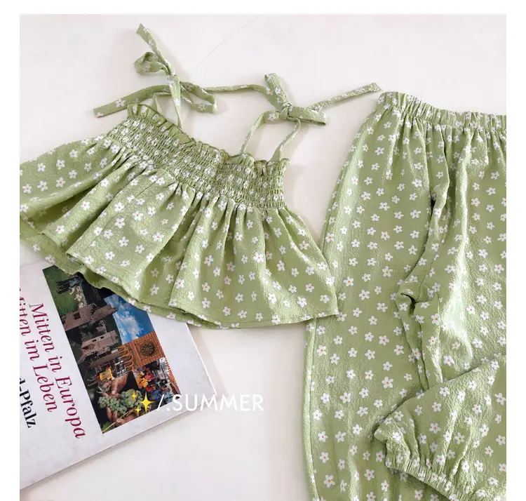 Girls Floral Suspenders Summer Suit 2-Piece Set — feature 3