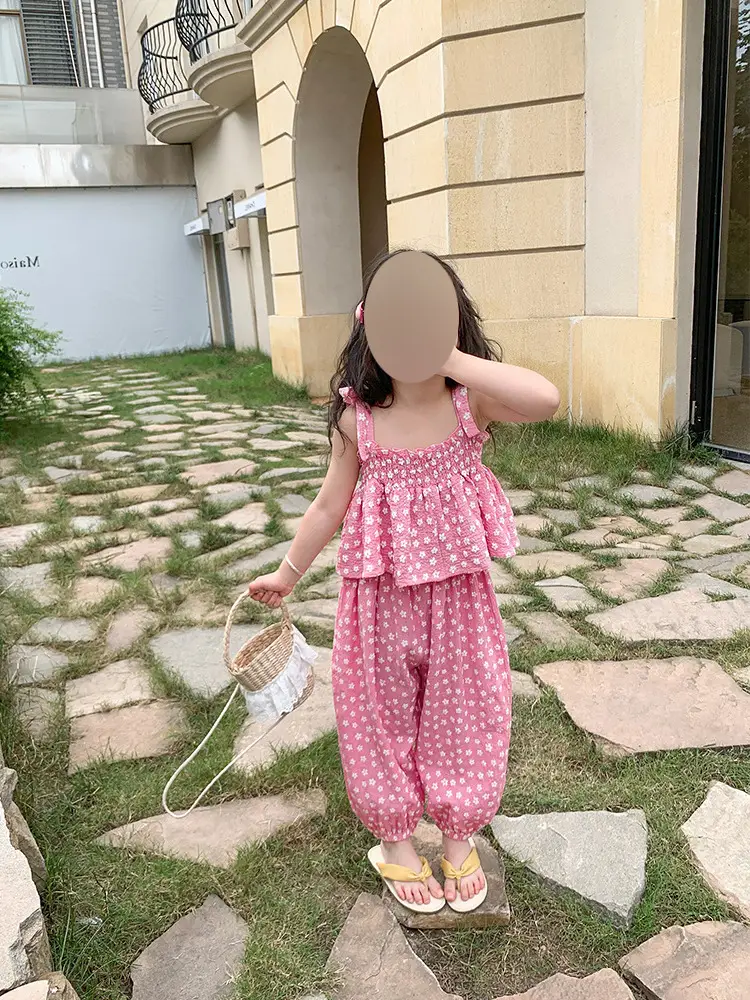 Girls Floral Suspenders Summer Suit 2-Piece Set — feature 4