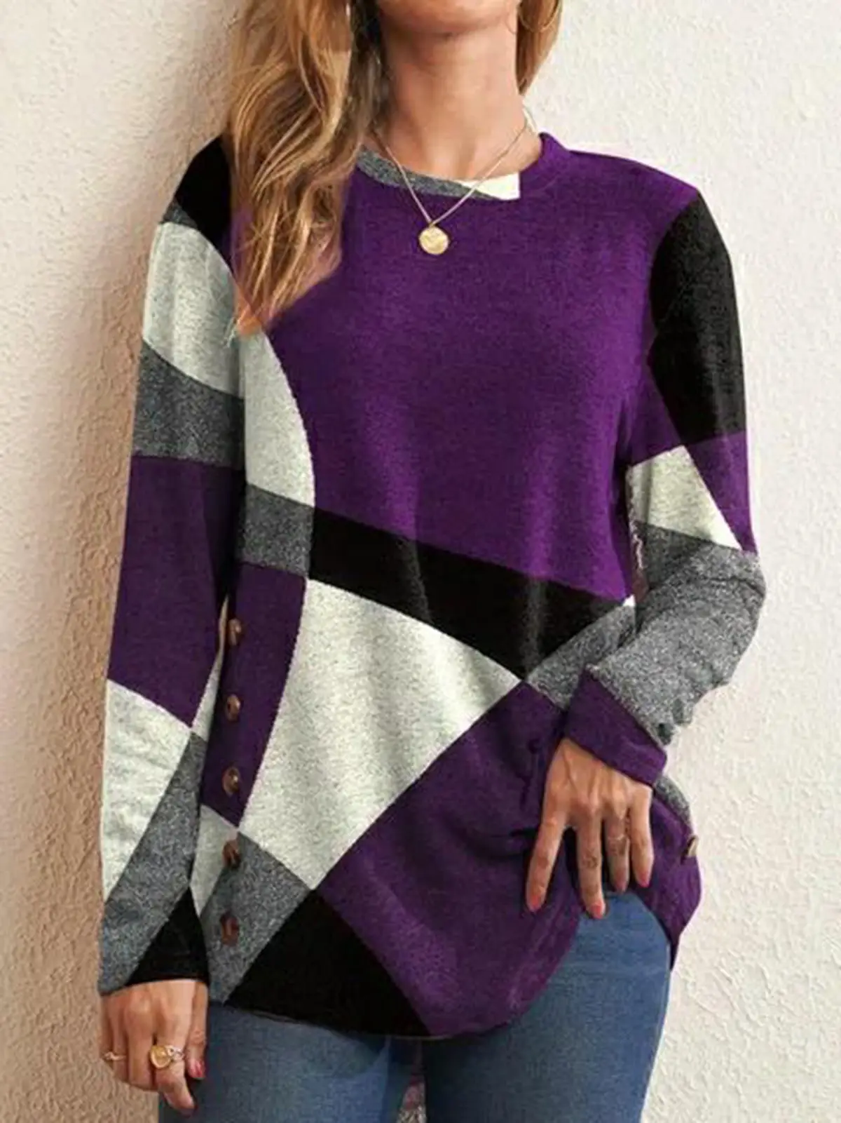 Women Button Geometric Contrast T-Shirt Spring 2025 - Image 3
