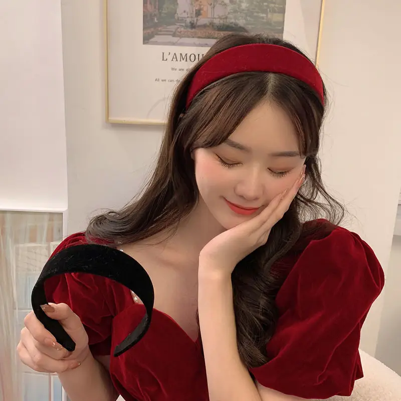 Black Pearl Hairpin Women's Winter Headband - Image 9