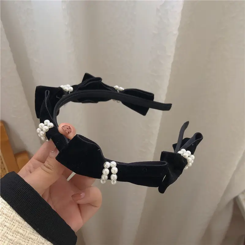 Black Pearl Hairpin Women's Winter Headband - Image 3