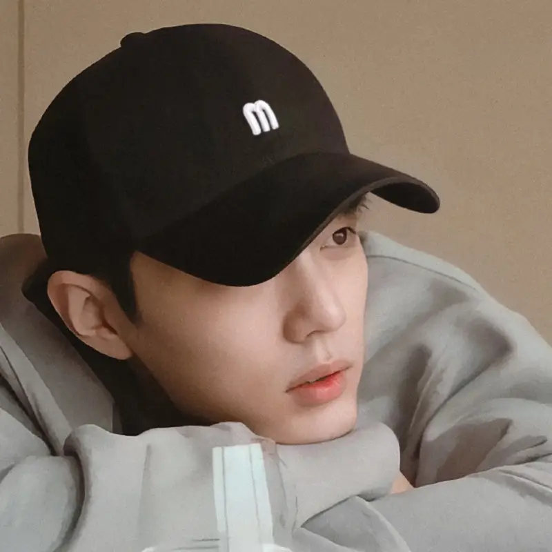 Korean Style Black Baseball Cap for Men Women - Image 19