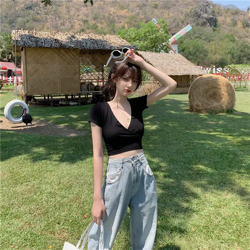 Women Black V-Neck Crop T-Shirt 2025 Summer — feature 10