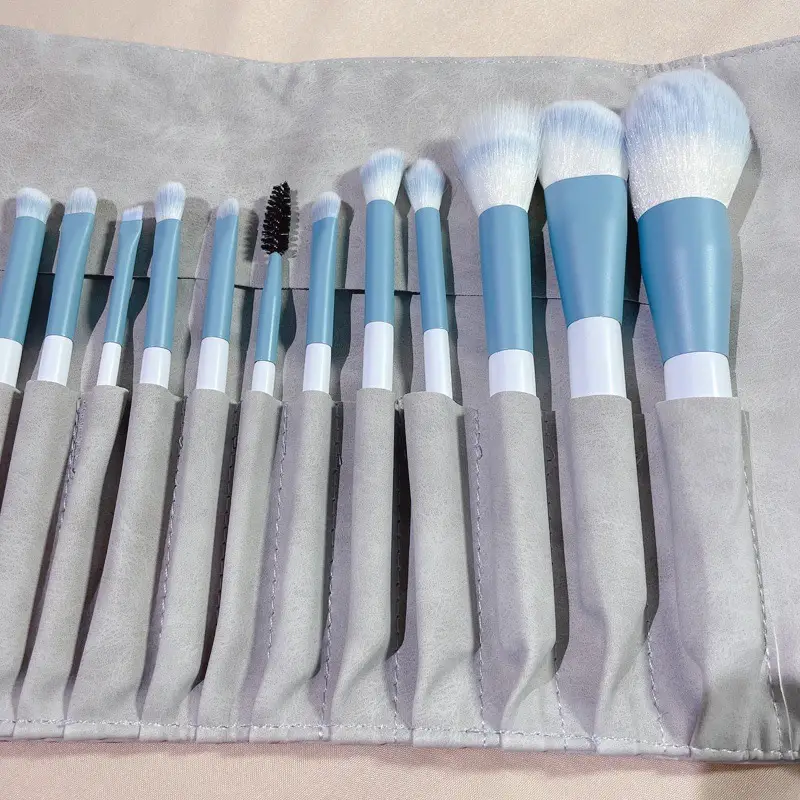 Super Soft Makeup Brush Set for Blending & Stipple - Image 3