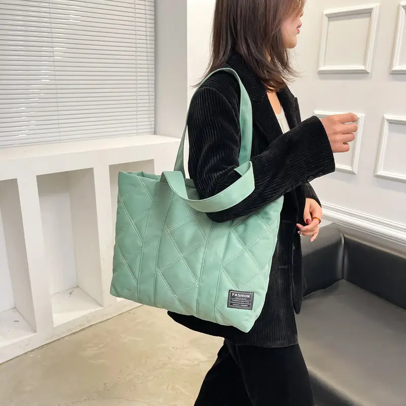White Quilted Women's Shoulder Bag 2024 New