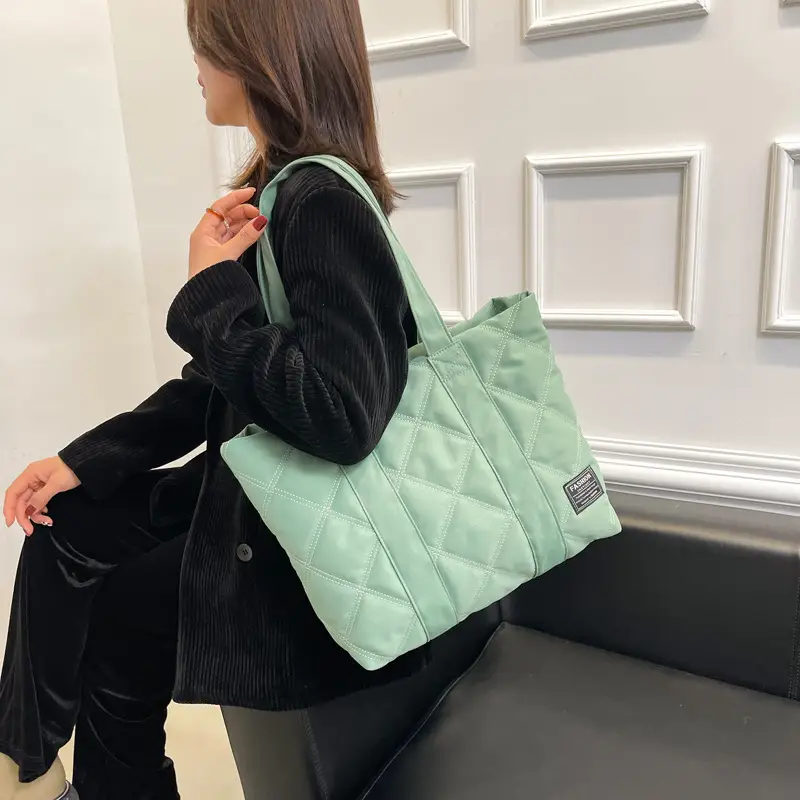 White Quilted Women's Shoulder Bag 2024 New