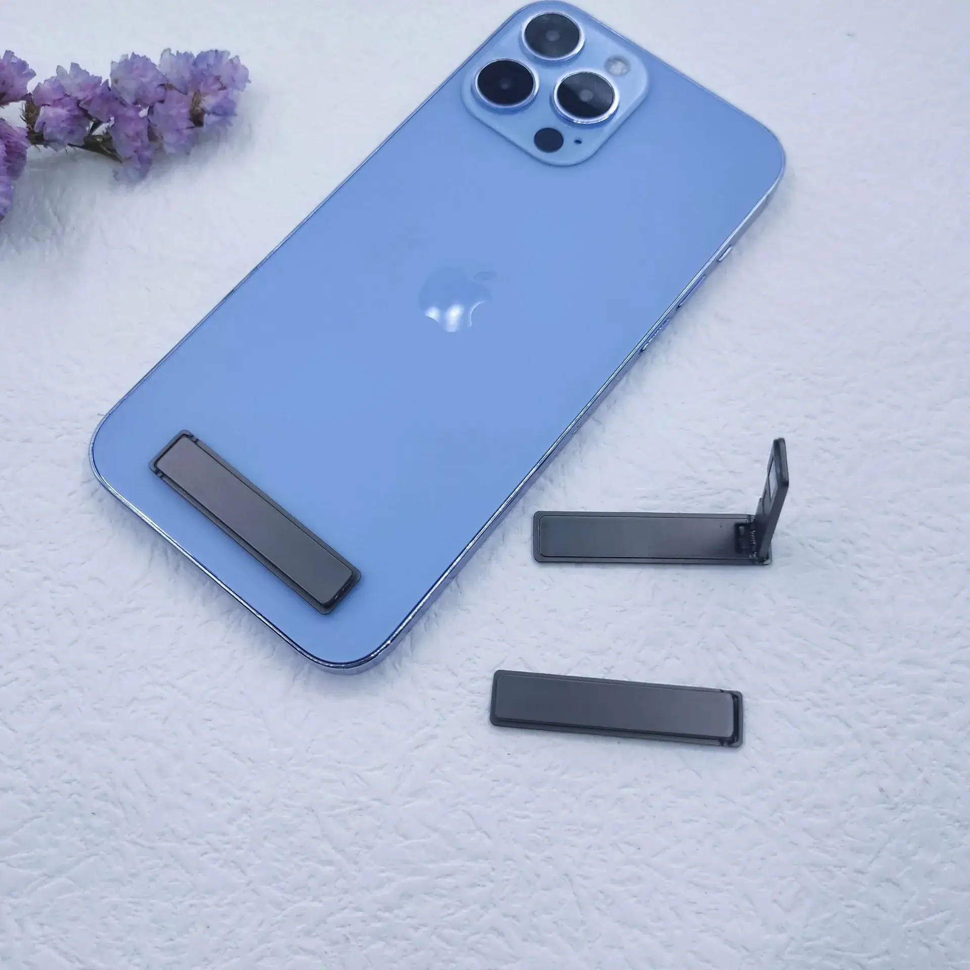 Magnetic Phone Holder for Desktop Use - Image 2