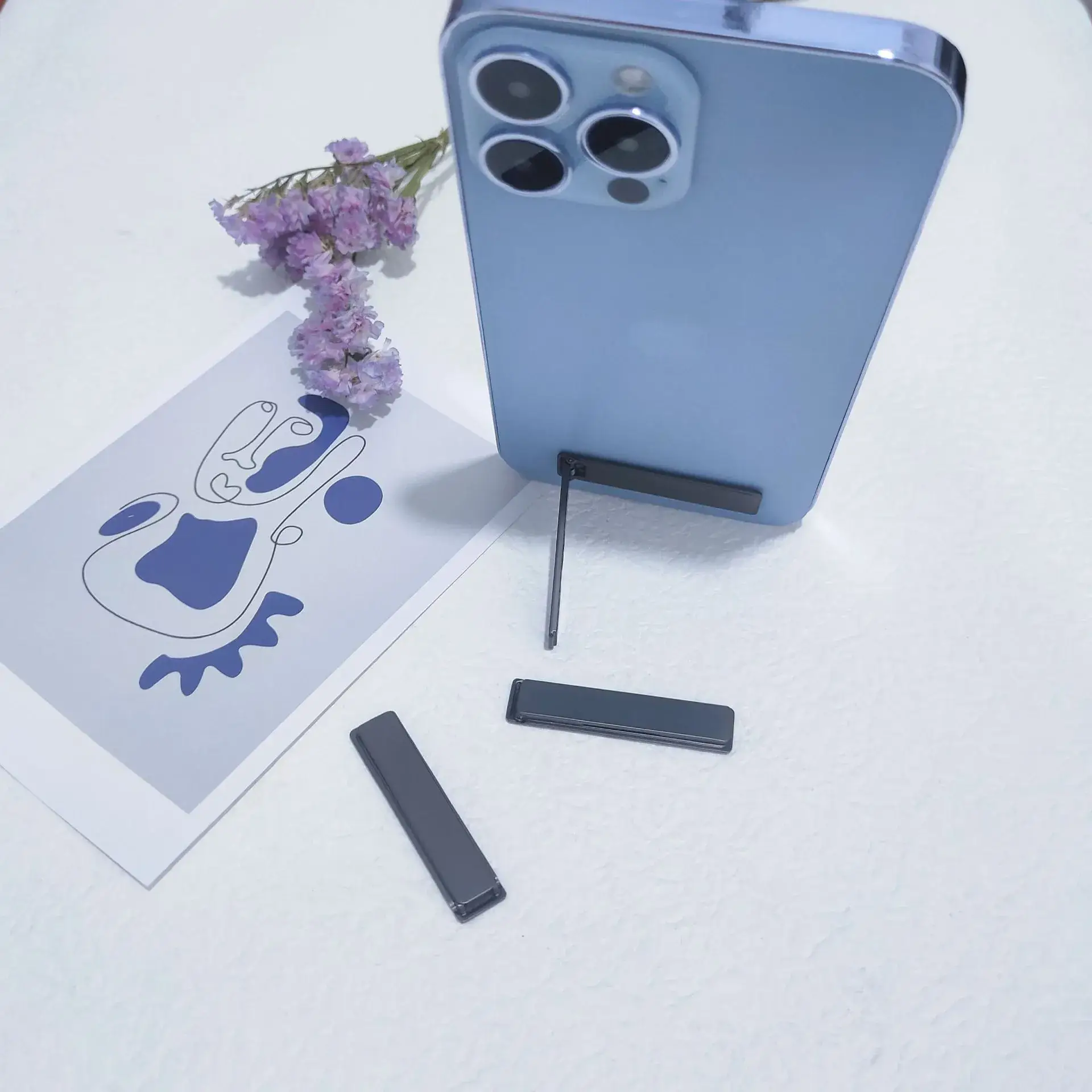 Magnetic Phone Holder for Desktop Use - Image 19